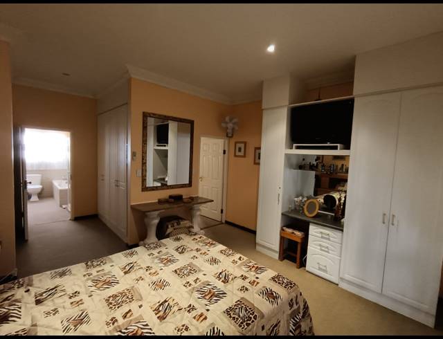 3 BEDROOM TOWNHOUSE FOR SALE IN PROTEA PARK